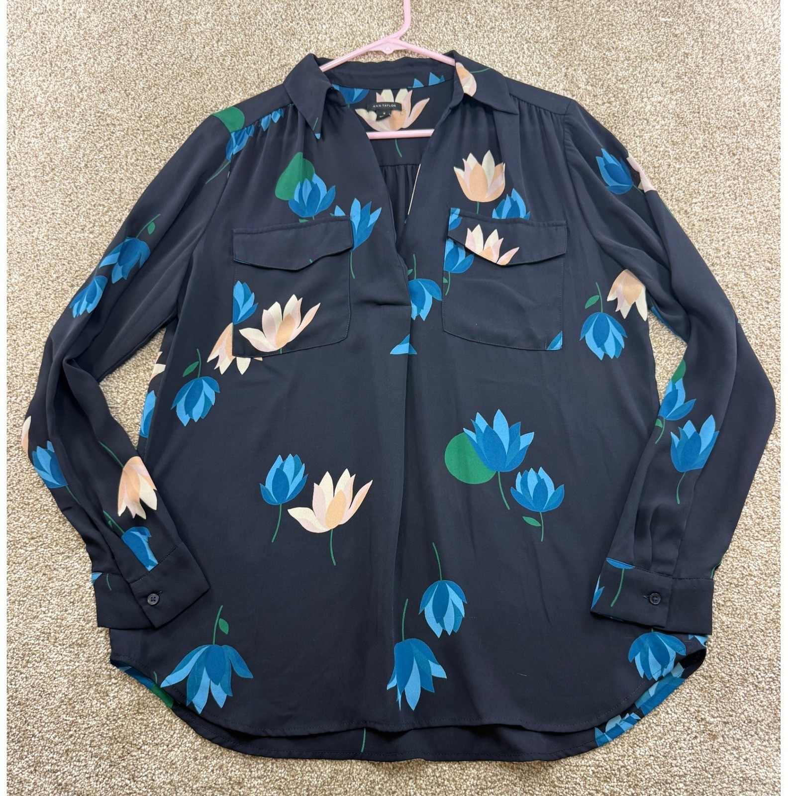 Ann Taylor Womens Navy Blue Lotus Floral V-Neck Long Sleeve Blouse M Top Office