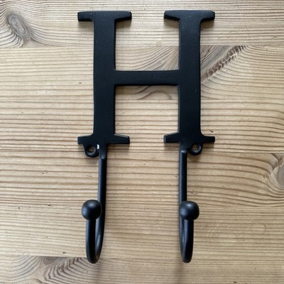 Wandhaken Buchstabe ''H'' Metall Deko Doppelhaken von M&S in mattschwarz 