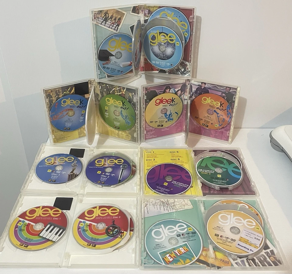 Glee Seasons 1-5 Region 4 VGC Free Postage - image 3 of 4