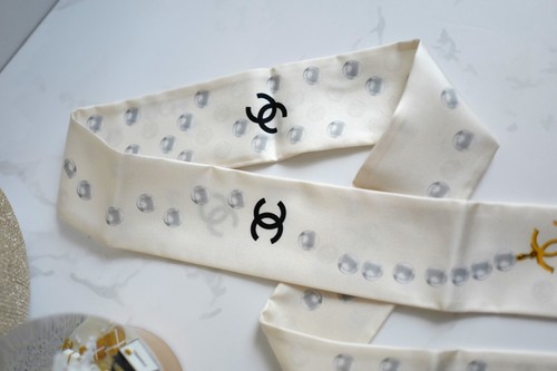 BNIB Chanel SS25 25P Silk Twill Scarf in White w/ Pearl Accents - Picture 11 of 14