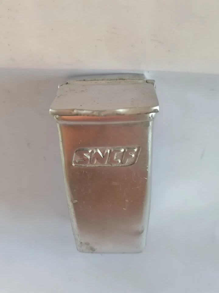 Cendrier ancien de la SNCF en aluminium basculant VINTAGE Collection Retro - Photo 2/4