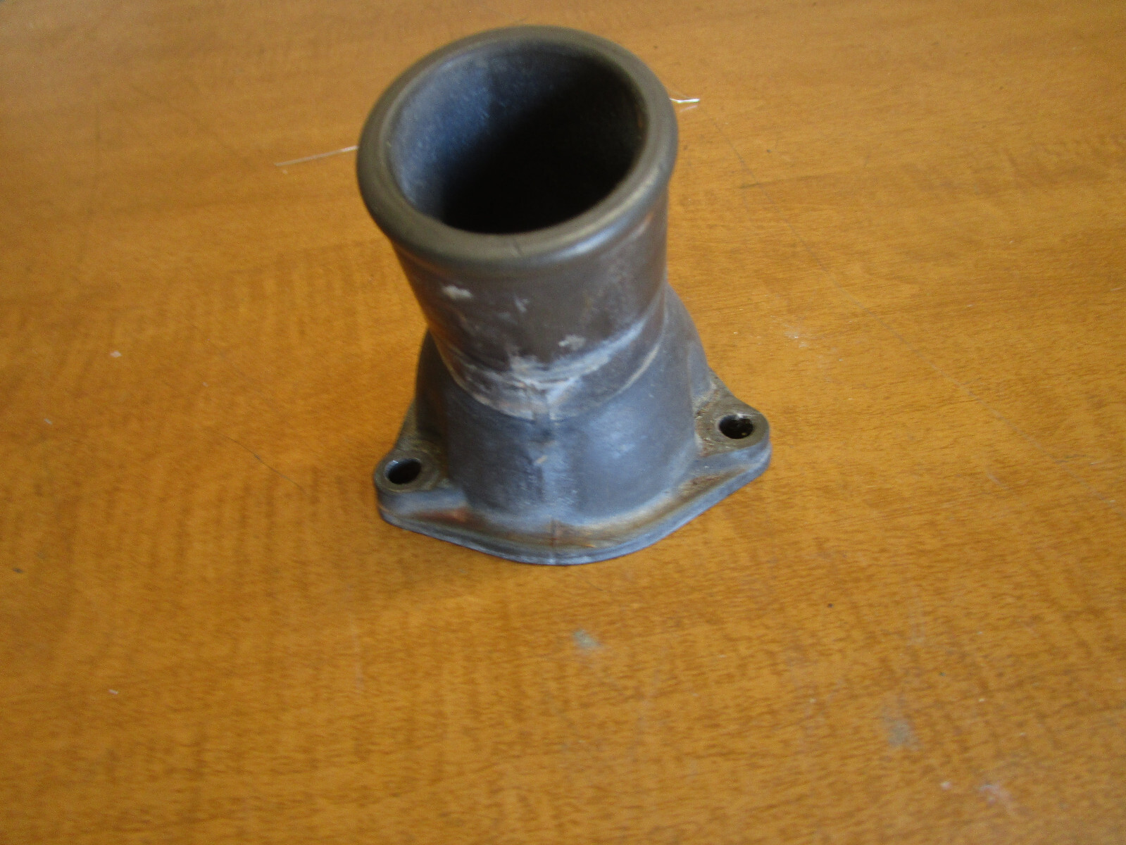 Ferrari 348 - Thermostat Top Housing  P/N 136570