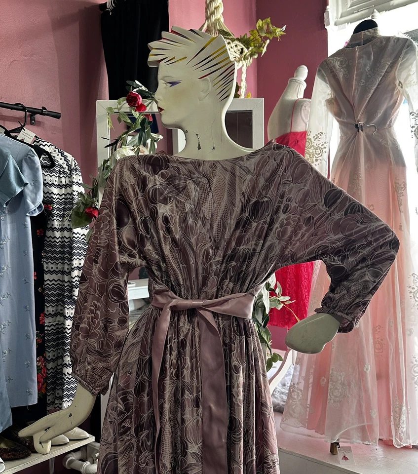 Maxi Vestido Victor Costa Vintage Años 70 Púrpura Anfitriona Estampado Veggie Boho Drapeado M/L Foto 3 de 4