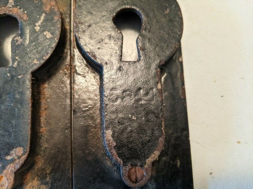 2 Antique Ornate Cast Iron Door Pocket Plates w/ Keyhole #5844 Eastlake Hardware - Picture 4 of 4