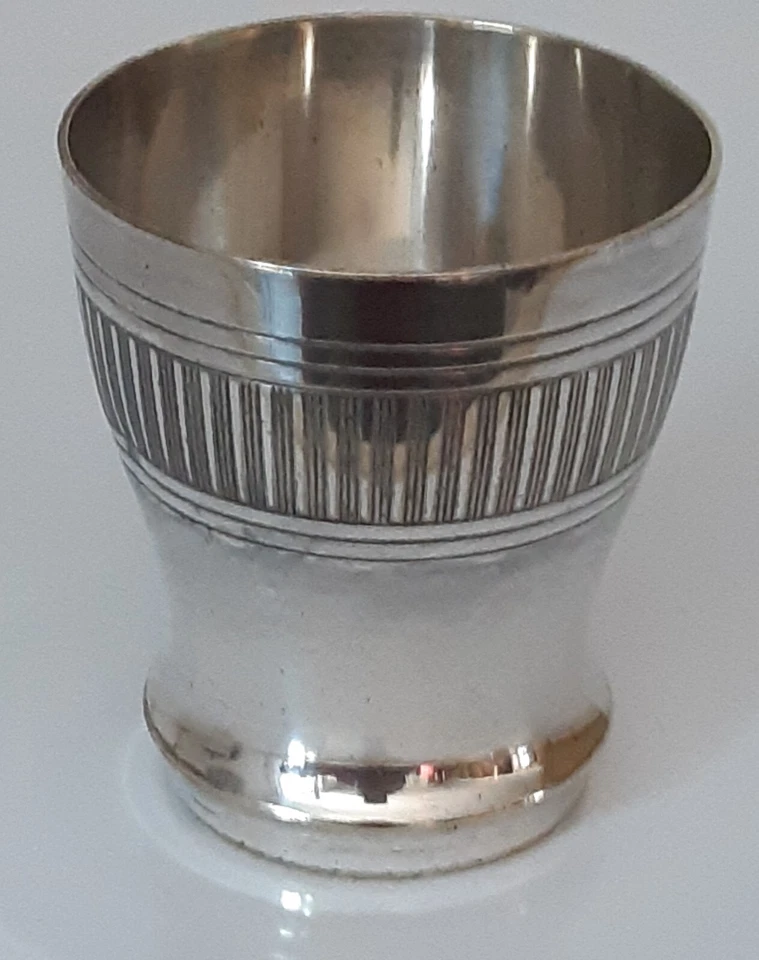 TIMBALE ANCIENNE EN METAL ARGENTE - Photo 2/4