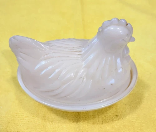 #233 Vintage 4.5" Hazel Atlas White Milkglass Chicken Hen On Nest Candy Dish