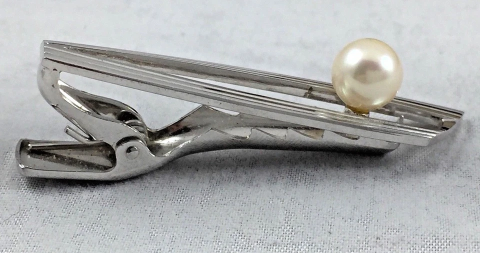 Beautiful Mikimoto Pearl 14K White Gold Cufflinks & Tie Clip Box Set - Image 4 of 4