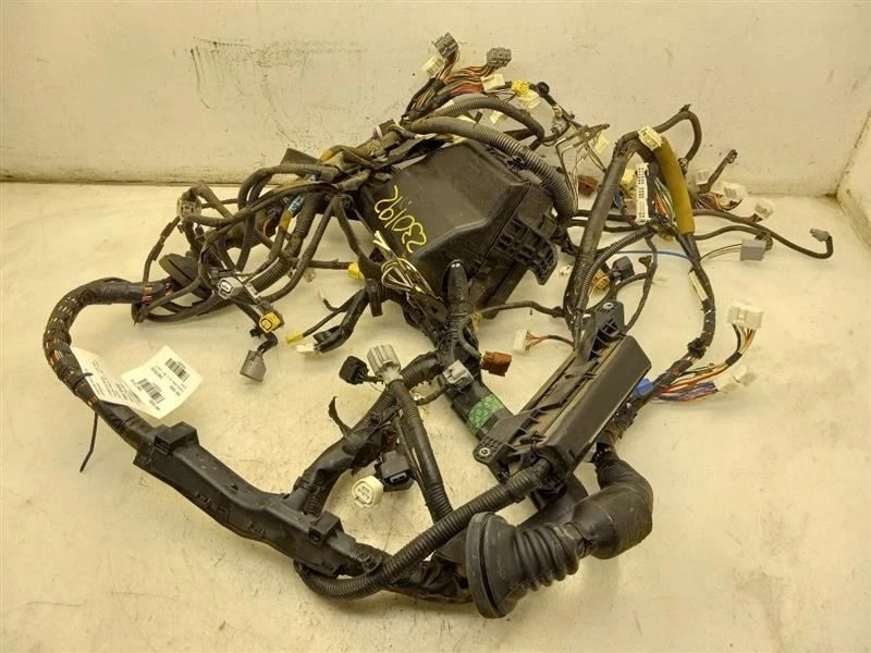 05 06 07 08 09 Toyota Prius Main Engine Room Harness 82111-47320 - Image 2 of 4