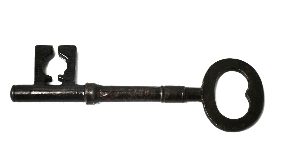 Antique Steel Skeleton Key - Solid Barrel - Image 2 of 4