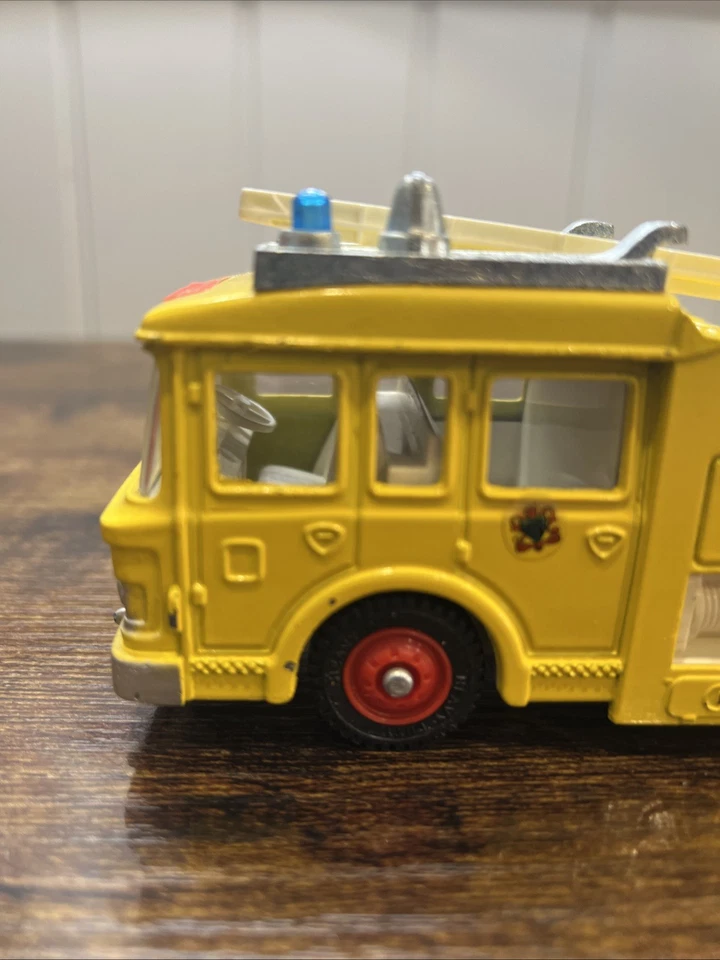Dinky 263 Aeropuerto Bomberos Licitación En Caja Original - Excelente Modelo De Colección Foto 2 de 4