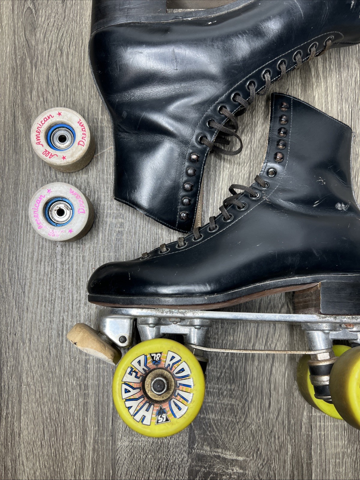 VTG Riedell 220 Red Wing Roller Skates Sz 6 Black Chicago Plate Hyper Rollo Whls