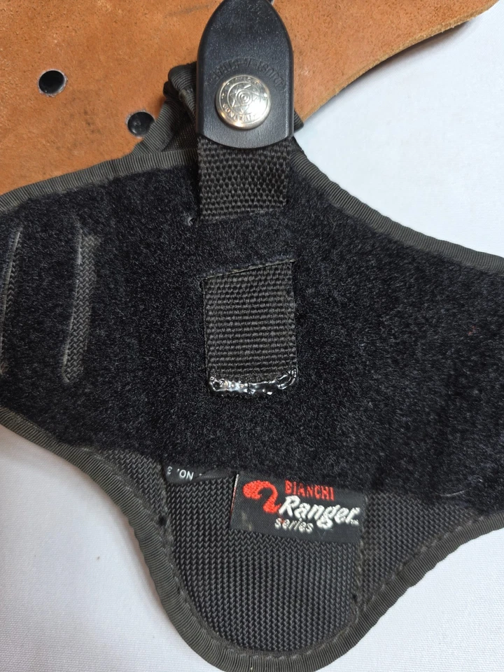 Lote de cuatro fundas y bolsa magnética Cross Breed, Bianchi, Galco, Kahr P9, Smith, HK Foto 4 de 4