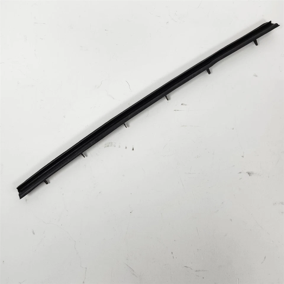 49-52 Pontiac 52 Chevy Fleetline Ventana de ventilación derecha Resistente al clima Canal 4151482 Nuevo de Lote Antiguo Foto 2 de 4