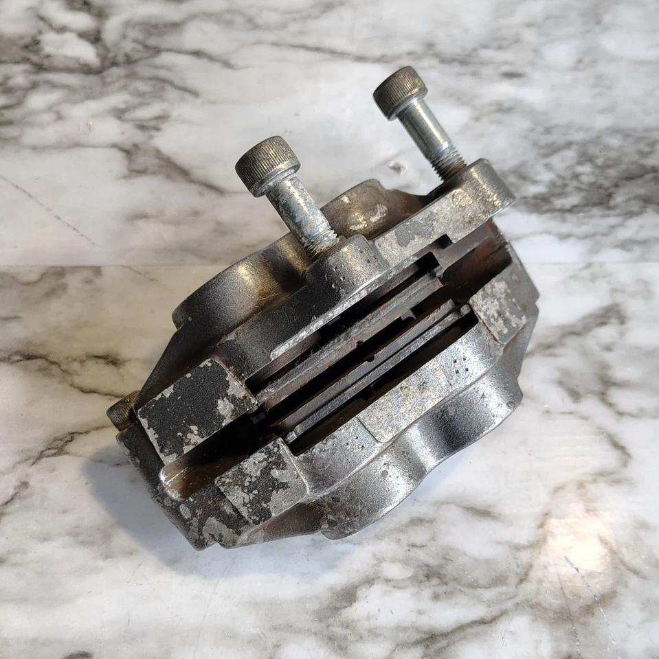 Pinza de freno delantera derecha 94-97 Kawasaki Ninja ZX-7 ZX-7R OEM 43041-1498-FE Foto 4 de 4