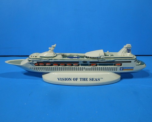 ROYAL CARIBBEAN CRUSE LINE CRUISE SHIP MODEL " VISION OF THE SEAS" XLNT