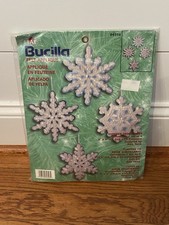 Vintage Bucilla 84396  Shimmer Snowflakes Felt Ornament Kit  Set of 4 New