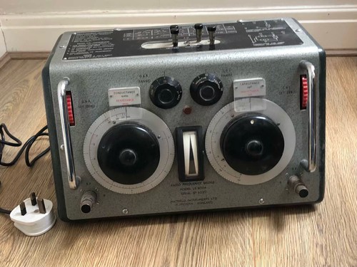 Hatfield Instruments LE 300A Ham Radio Frequency (Antenna) Bridge / Analyser