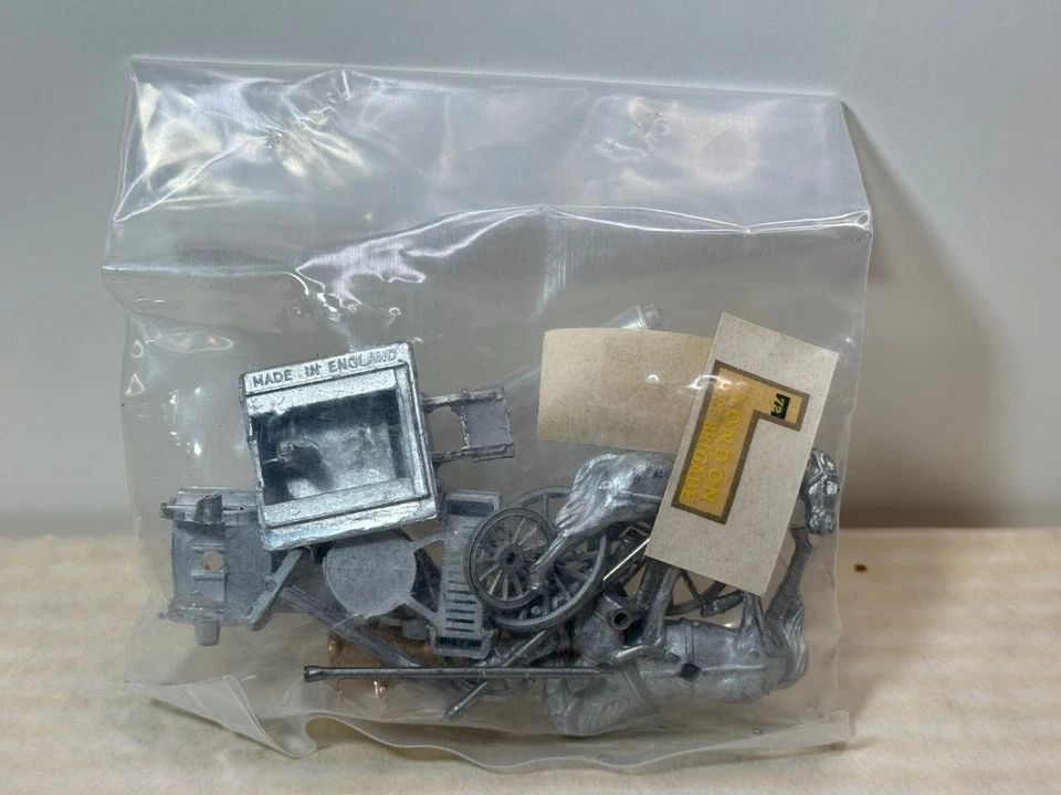 MATCHBOX MODELS OF YESTERYEAR Y4 SHAND MASON FIRE ENGINE UNPAINTED METAL KIT - Image 2 of 4