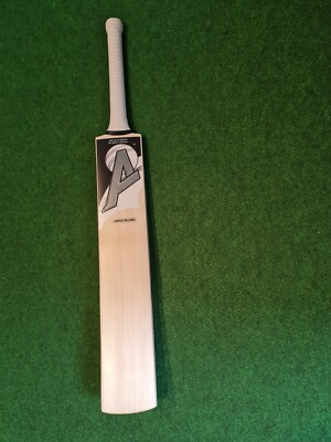 Arks Silver: English Willow mittelschwerer Cricketschläger 1200 g schönes Gesicht