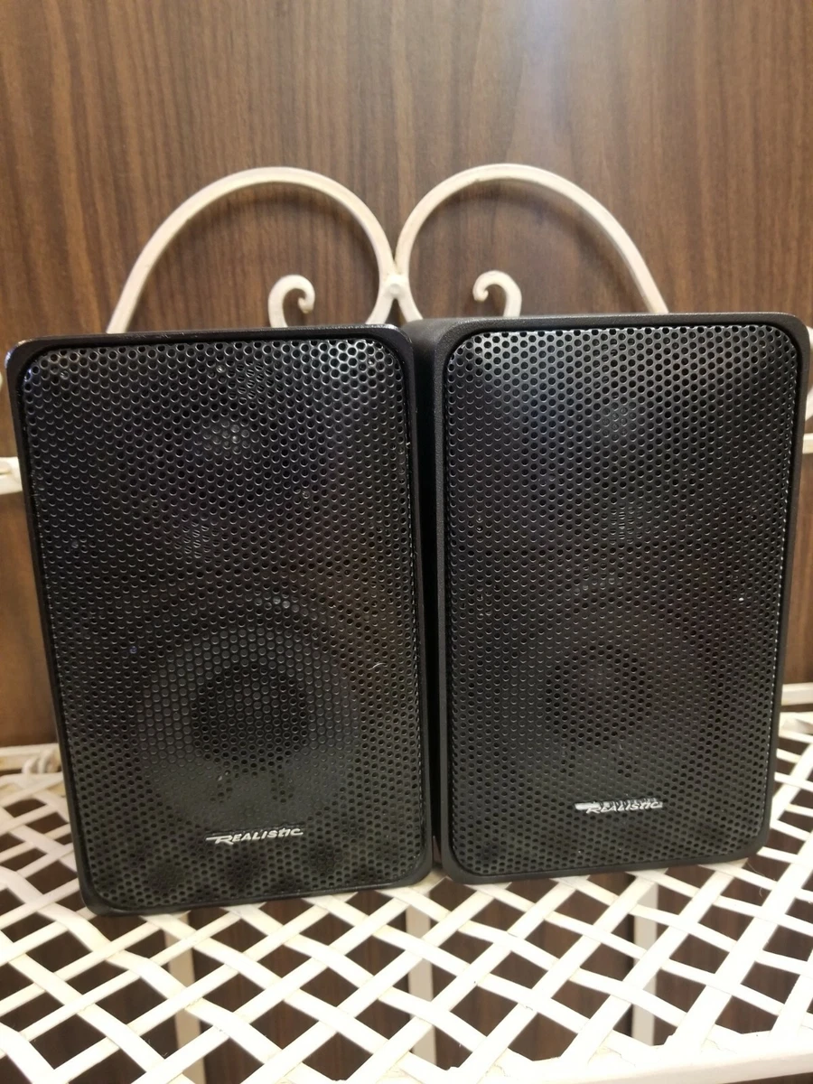 Realistic bookshelf store speakers