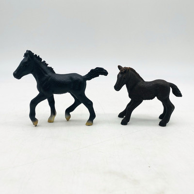 Lot of 2 Schleich Foals Horses 2004 Black Lipizzaner Foal and 2007 Brown Foal