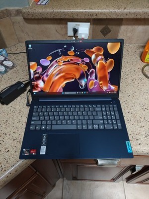 Lenovo IdeaPad 1 15AMN7 15.6'' Ryzen 5 7520U 8GB 238GB SSD Touch Blue 