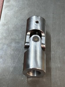 CLEAN CURTIS / BOSTON GEAR C651-B STEEL UNIVERSAL JOINT 1” BORE ON BOTH ENDS