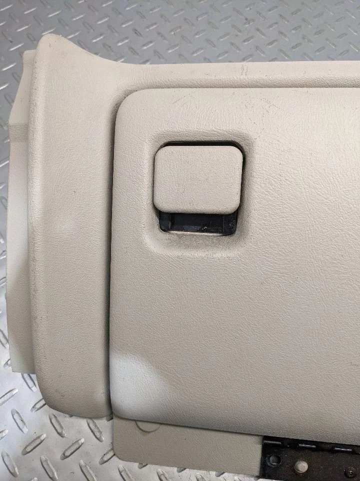 02-05 Cadillac Escalade OEM Guantera Panel Envolvente MED Natural 52I 1159469 Foto 2 de 4