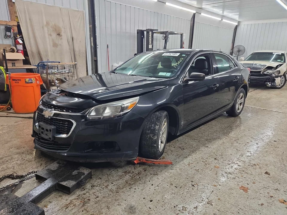 Used Engine Coolant Reservoir fits: 2014 Chevrolet Malibu Grade A Foto 2 de 4