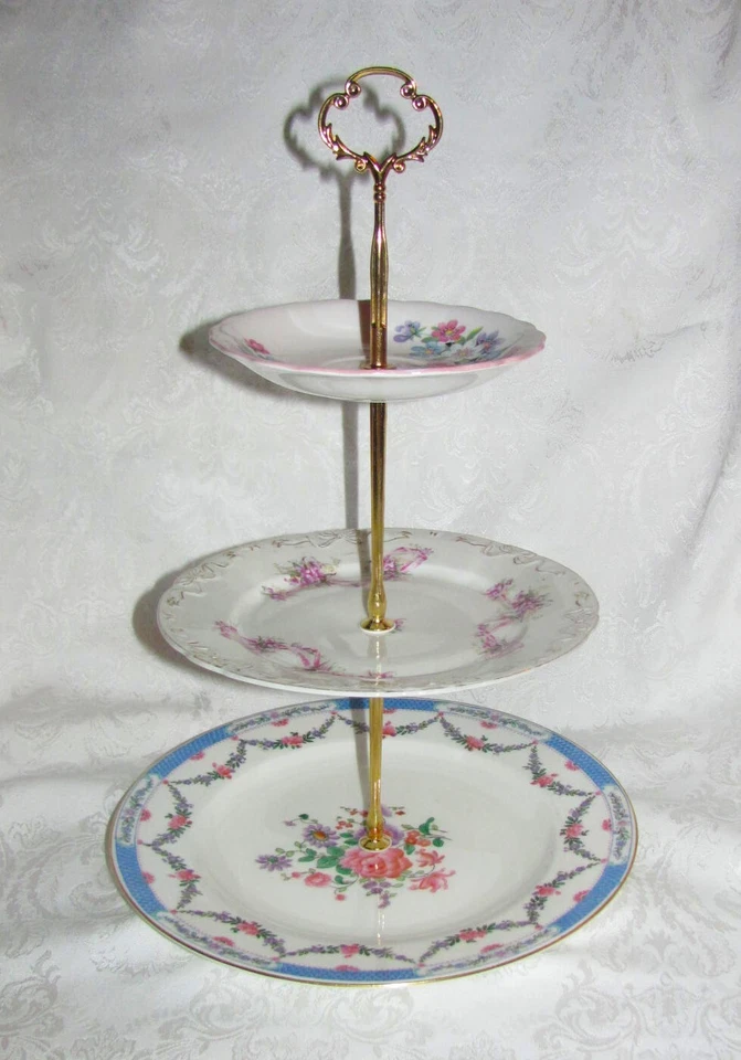 Soporte para pasteles personalizado de tres niveles hecho con platos vintage fiesta de té Foto 3 de 4