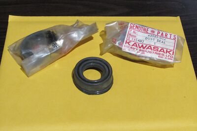 亜のあ KAWASAKI NOS KZ400 3 FRONT BRAKE DUST SEALS 1974 75 76 77 43052