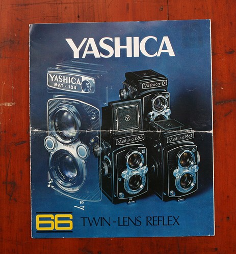 Yashica TLR BROSCHÜRE 10E6 701 20AA-AE/214028 - Bild 1 von 1