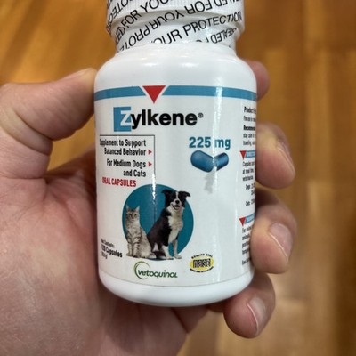 Vetoquinol Zylkene Calming Support Supplement Medium Dogs 225 mg (120 Caps) Cats