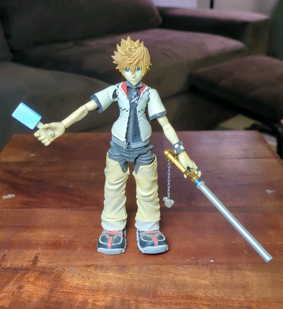 Play Arts Roxas Square Enix Kingdom Hearts II Action Figure With