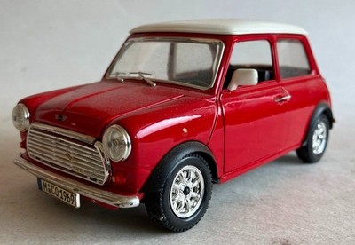 Mini Cooper Bburago red-white roof scale 1:24.