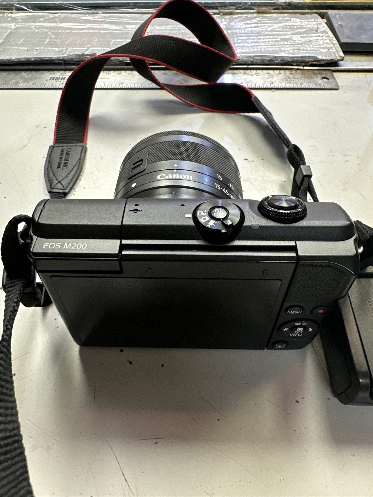 Canon EOS M200 24.1 MP Mirrorless Interchangeable Lens Camera Kit W