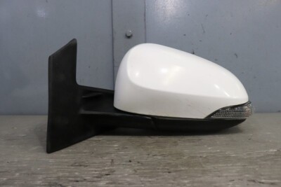 Toyota Aqua DAA-NHP10 Genuine Left Door Mirror White 040 7 Pin RHD