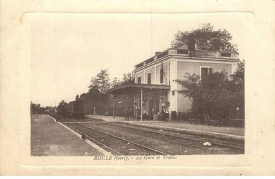 GERS RISCLE  la gare et le train