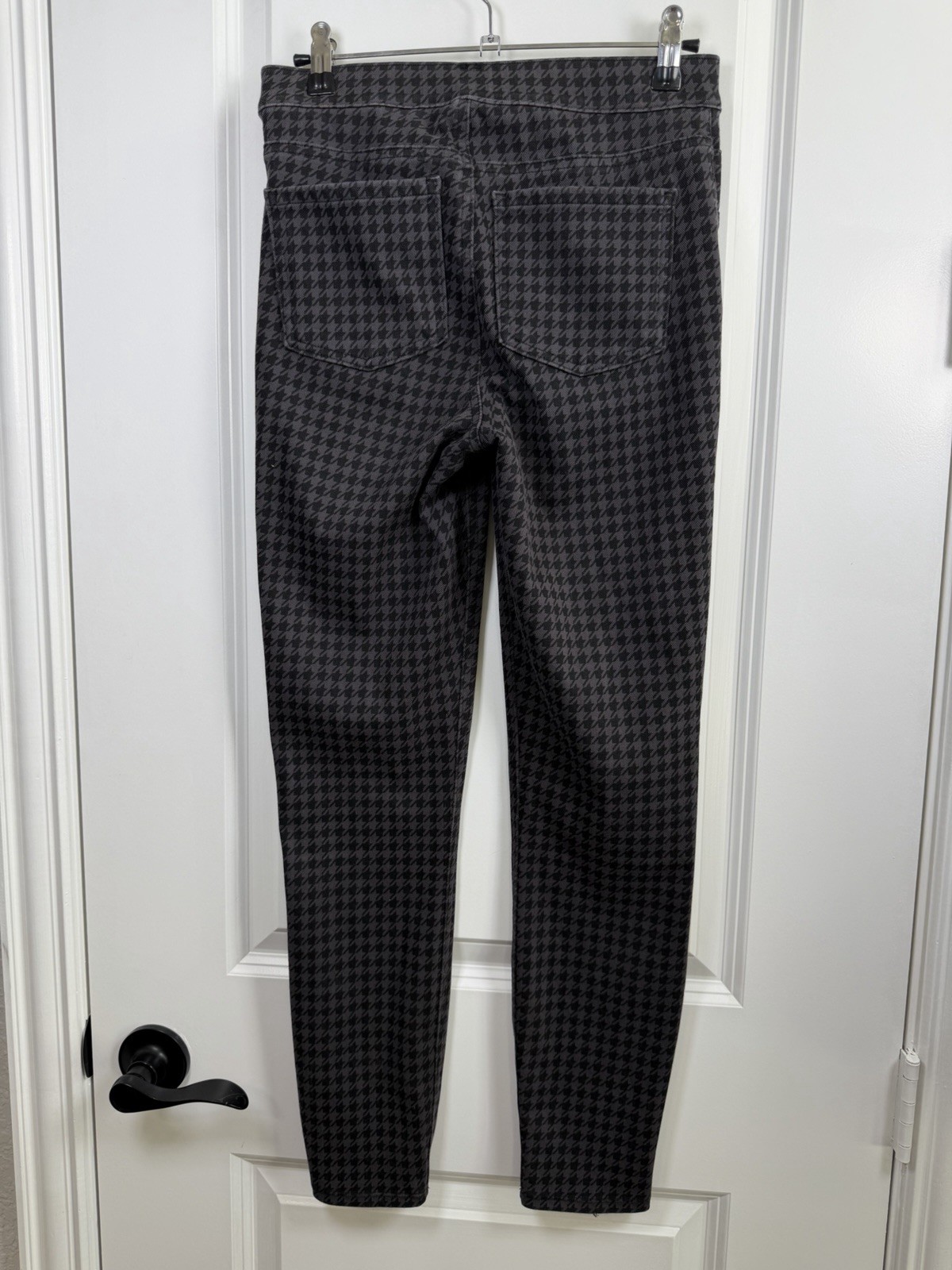 Spanx Houndstooth Patterned Leggings - image 4