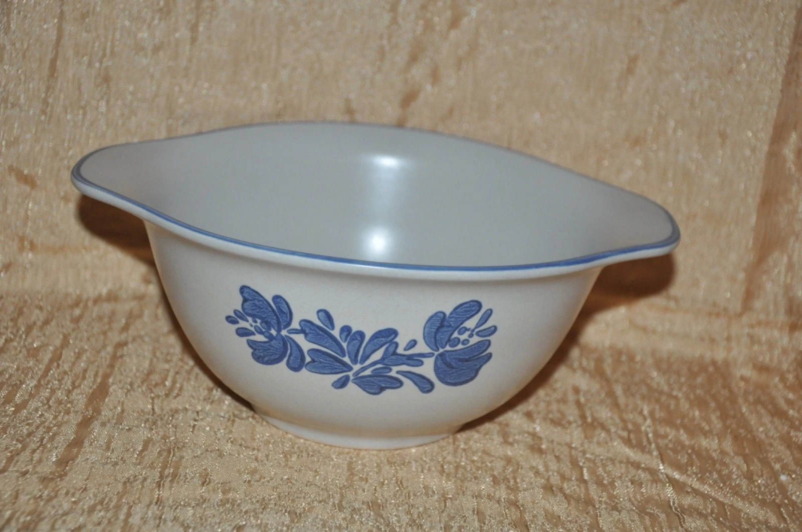 Pfaltzgraff Yorktown STONEWARE COLANDER SIFTER