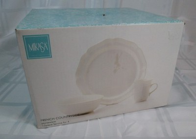 NIB Mikasa F9000 French Countryside Stoneware 12 pc. Service for 4/Dinner Plates