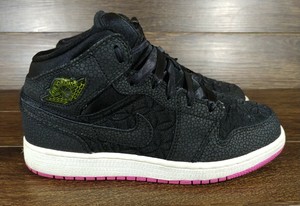 aj1 black pink