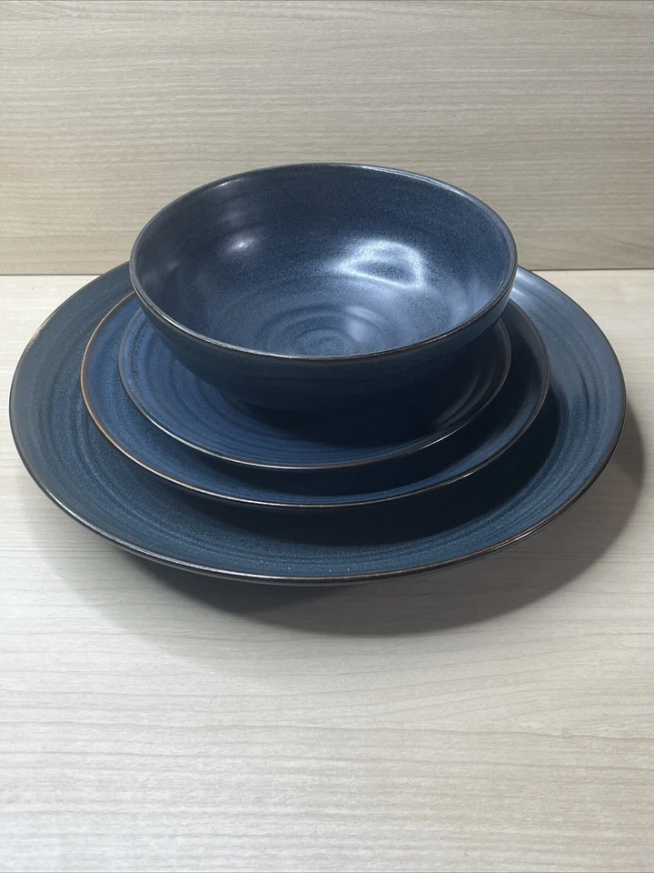 Lote 222 Fifth Studio Gres Azul Medianoche Dos (2) 5 Piezas Ajustes de Lugar Foto 2 de 4