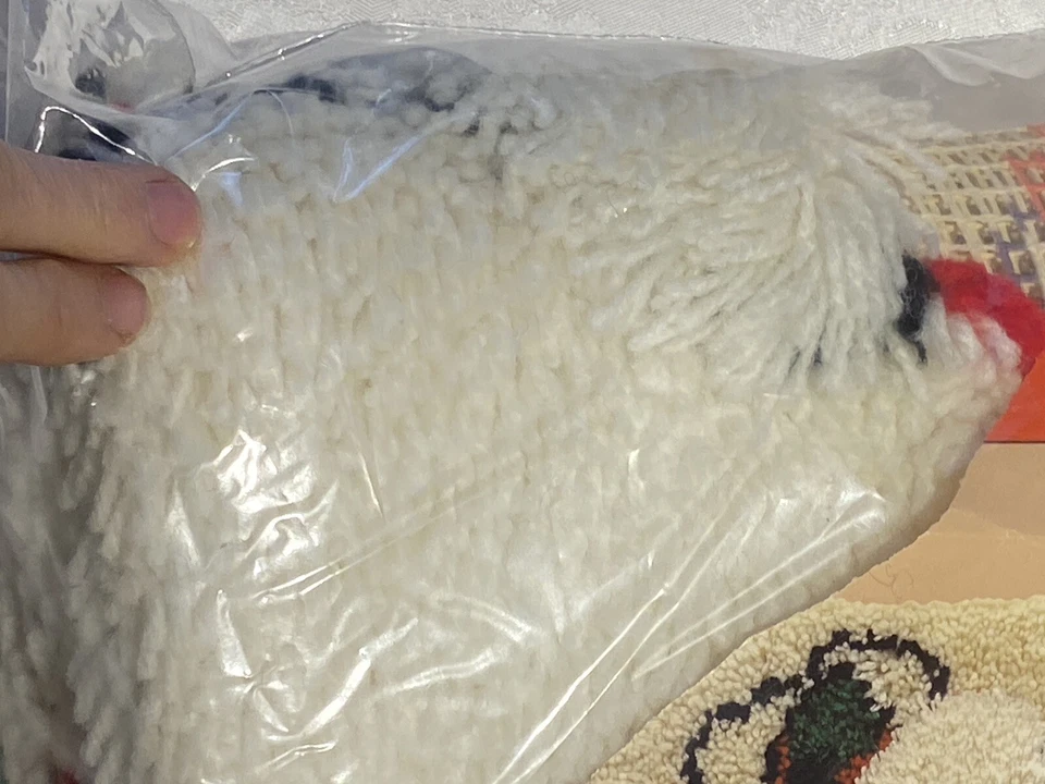 Vintage Christmas Santa Rug Latch Hook Wall Hanging Kit Started No Hook Caron - Image 2 of 4