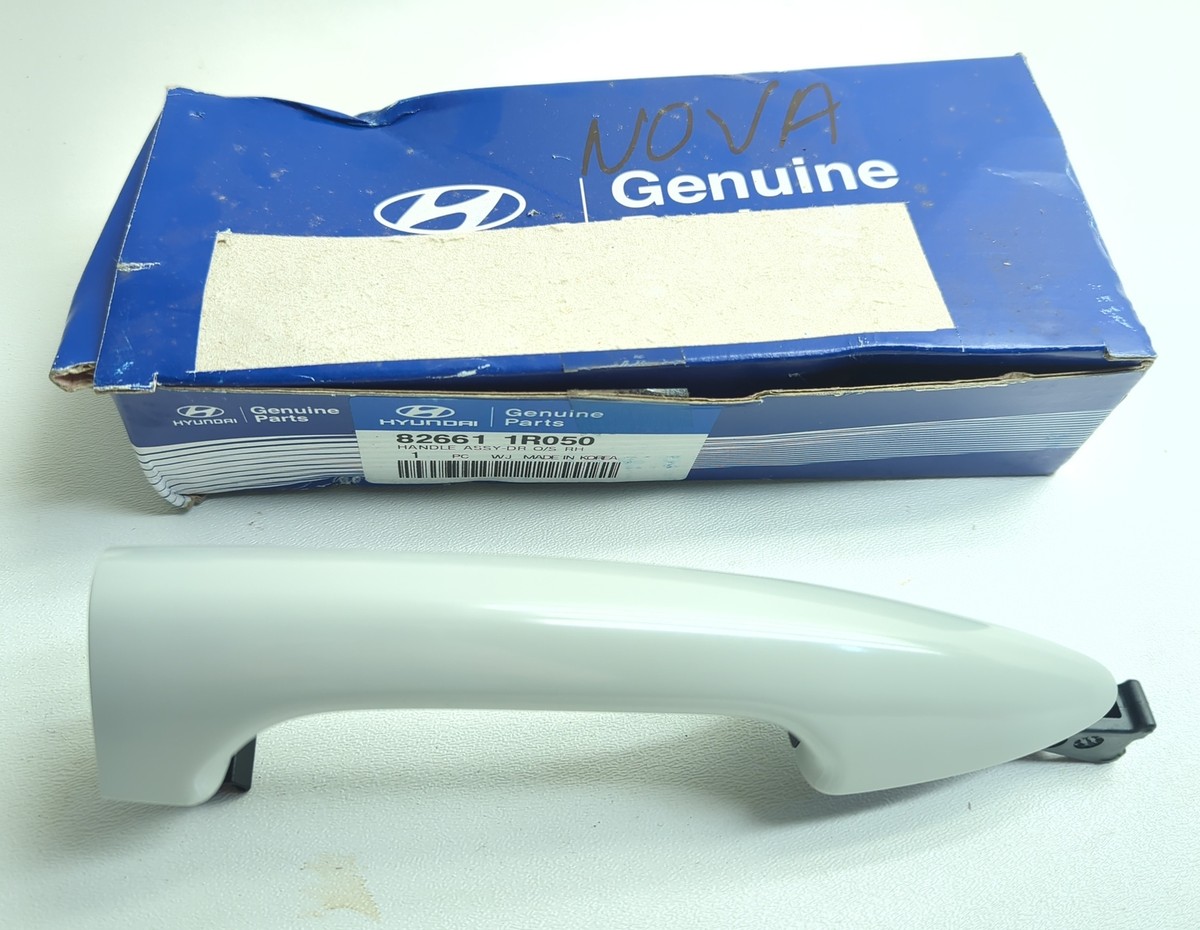 New OEM Genuine Hyundai RH Exterior Door Handle 2012-2017 Accent