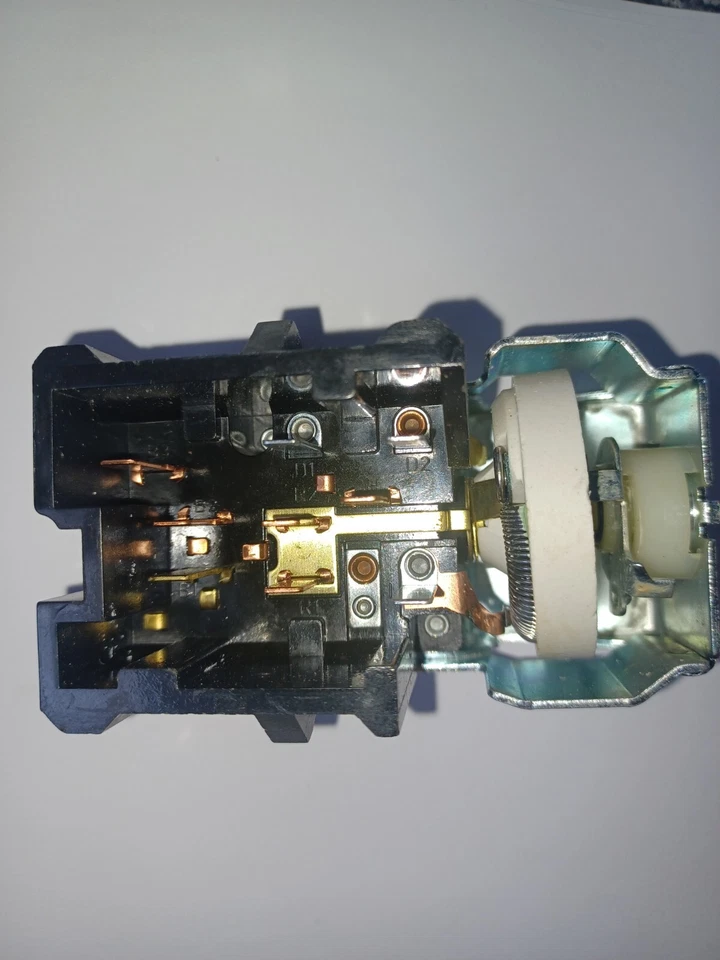 FORD TRUCK-F600-F700-F800--B/C 600-800 1980-1998 --NEW-HEADLIGHT SWITCH--USA Foto 2 de 4