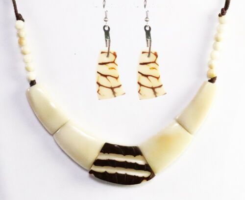 Bone, brown Organic TAGUA Necklace and Earrings Set - Mid-Century Modern  - Afbeelding 1 van 2