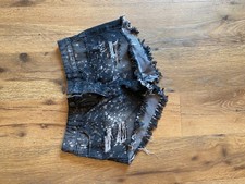 Gray Acid Wash Distressed Raw Hem Denim Shorts. Size Medium