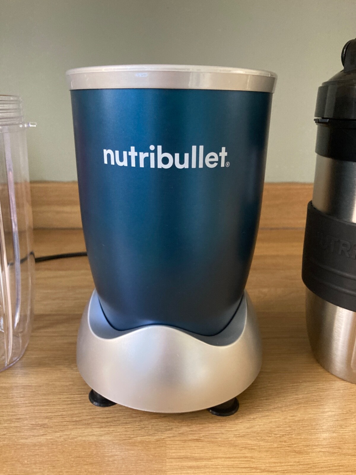 Nutribullet 1000 Series Nutri Blender in blue with original packaging