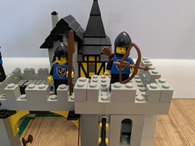 LEGO Castle: Black Falcon's Fortress 6074 (1986) - 100% Complete W/Minifigures